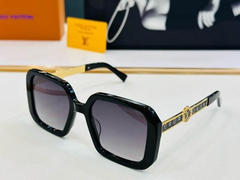 LV Sunglasses 542